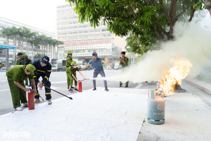 Học kỳ quân ngũ, khóa tu, trại hè: Cấm làm vì lợi nhuận - 2