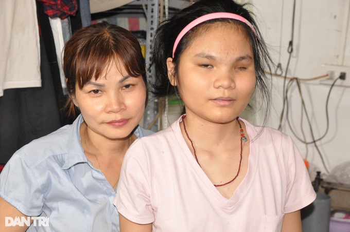 Cô bé Yến Nhi bị ung thư võng mạc được hỗ trợ 170 triệu đồng - 3 Cô bé Yến Nhi bị ung thư võng mạc được hỗ trợ 170 triệu đồng - 3