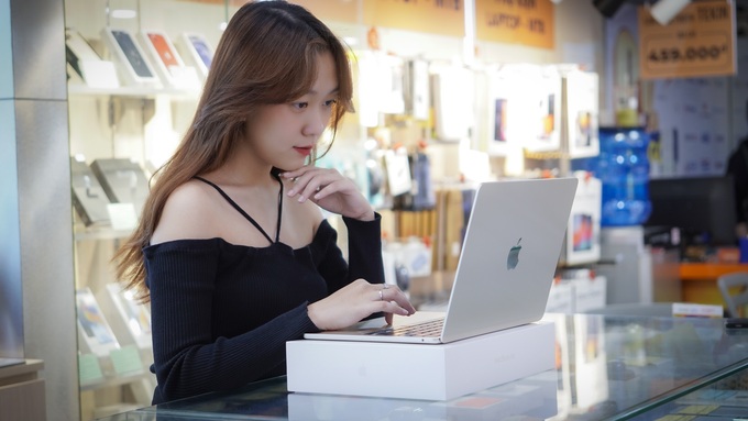 Trên tay MacBook Air M2 tại Việt Nam, giá 34 triệu đồng - 8