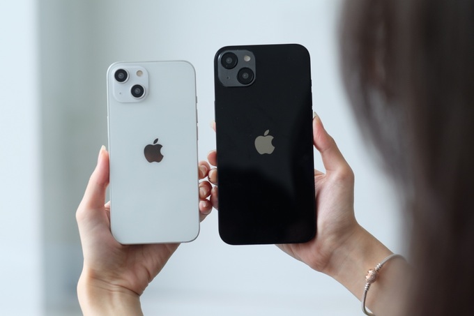 So sánh kích thước iPhone X Plus và iPhone 7 Plus To bằng nhau nhưng màn hình  iPhone X Plus lớn hơn nhiều