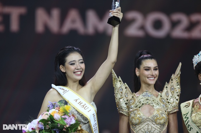 Nông Thúy Hằng đăng quang Hoa hậu các Dân tộc Việt Nam 2022