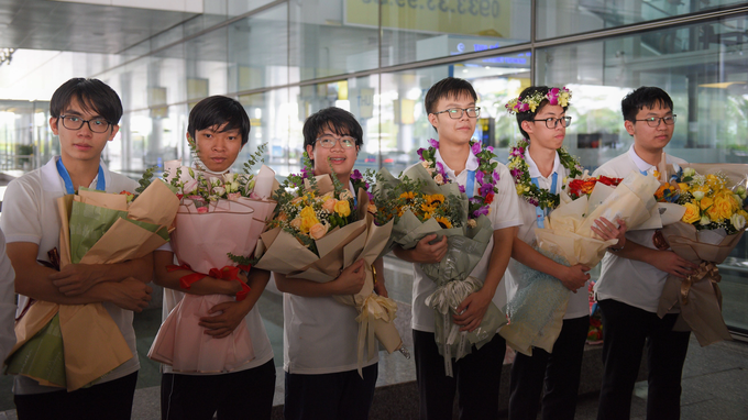 Đoàn học sinh Việt Nam tham dự kỳ thi Olympic Toán quốc tế 2022 vừa trở về từ Nauy.