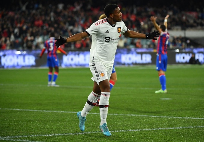 10 người của Man Utd hạ gục Crystal Palace tại Melbourne - 4 10 người của Man Utd hạ gục Crystal Palace tại Melbourne - 4