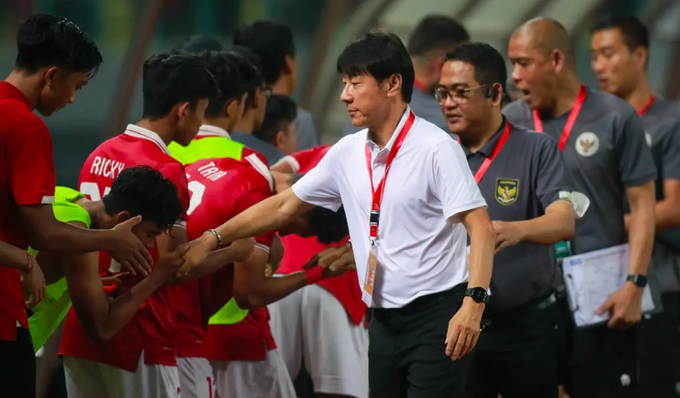 หนังสือพิมพ์ชาวอินโดนีเซียตอบโต้เมื่อทีมท้องถิ่นไม่ได้รับเชิญให้เข้าร่วมการแข่งขัน Kings Cup - 1