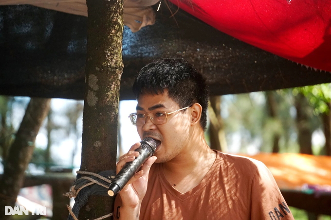 Hanging in a hammock under the casuarina forest, earning half a million dong a day - 10