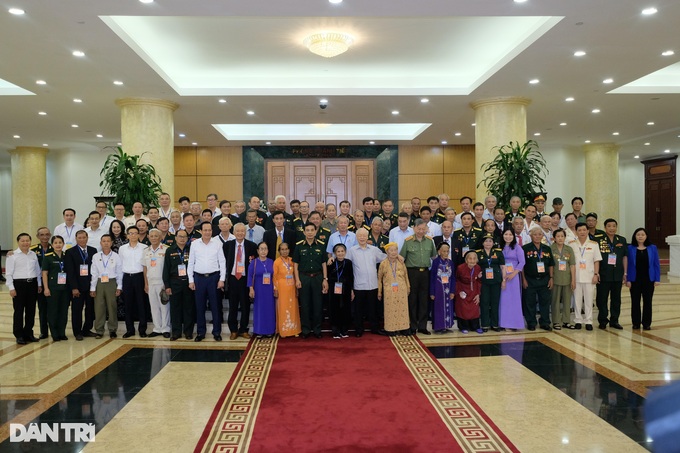 Tổng Bí thư: Hãy sống sao cho xứng với những người đã hy sinh vì Tổ quốc! - 9 Tổng Bí thư: Hãy sống sao cho xứng với những người đã hy sinh vì Tổ quốc! - 9