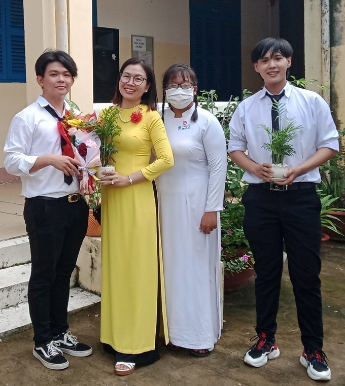 Thủ khoa tốt nghiệp ở Sóc Trăng có mẹ làm công nhân, cha bán hủ tiếu - 2