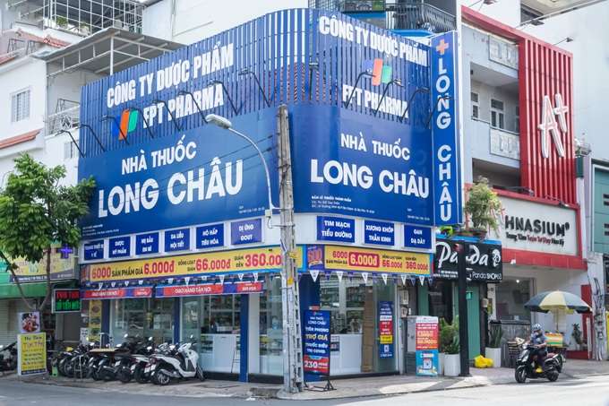 Ông lớn ngành bán lẻ công nghệ đổ xô kinh doanh thuốc - 1