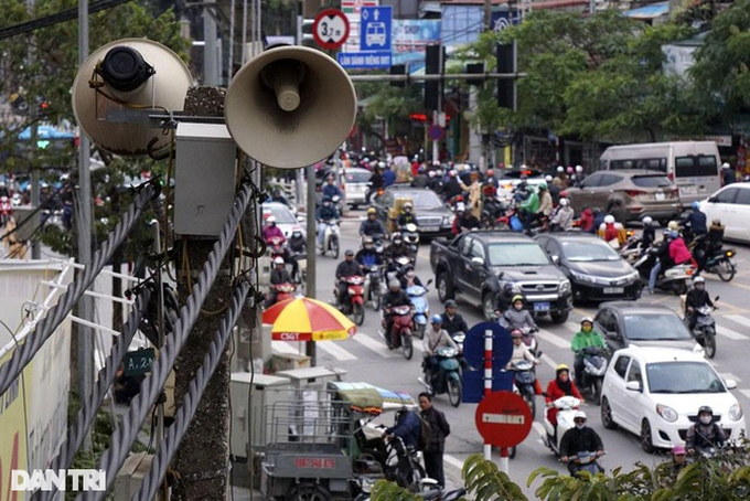 Loa phường: Truyền thanh hữu ích hay công nghệ 0.4 làm khổ người nghe? - 1