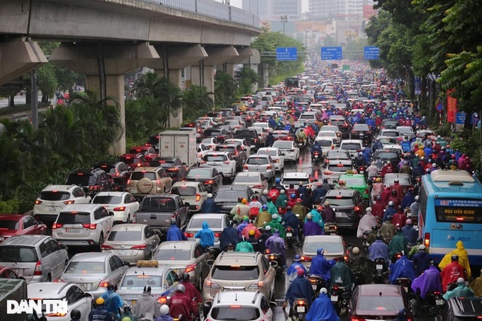 Hà Nội sắp tách làn riêng ô tô, xe máy ở điểm nóng Nguyễn Trãi - 1