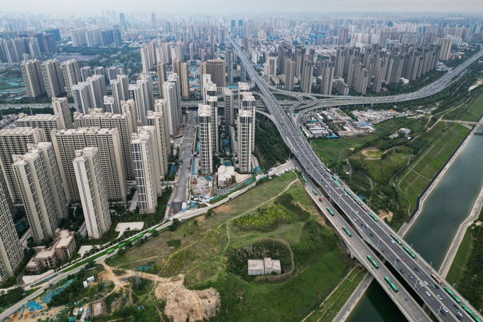 Các ngân hàng Trung Quốc nguy cơ lỗ 350 tỷ USD vì dính đến bất động sản - 1