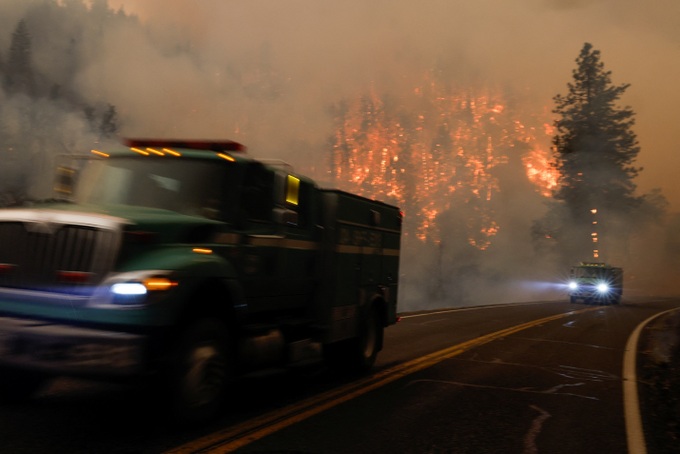 Cháy rừng kinh hoàng ở California, 2.000 người phải sơ tán khẩn cấp - 4