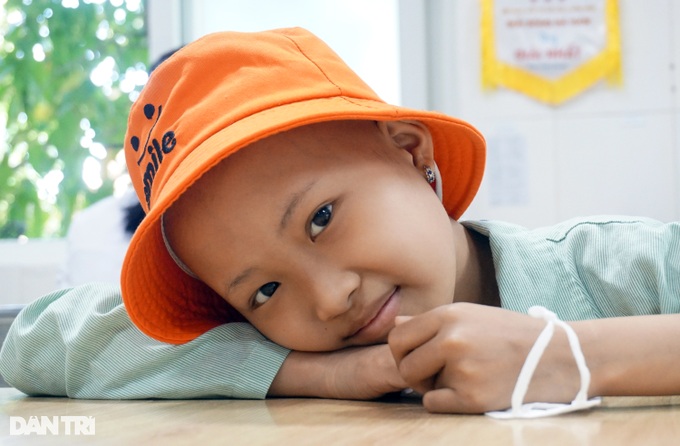 Rơi nước mắt bé ung thư an ủi: Mẹ đừng khóc, con không đau nữa... - 1 Rơi nước mắt bé ung thư an ủi: Mẹ đừng khóc, con không đau nữa... - 1