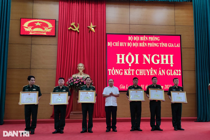 Giải cứu nhiều thanh niên đi làm việc nhẹ lương cao - 5 Giải cứu nhiều thanh niên đi làm việc nhẹ lương cao - 5
