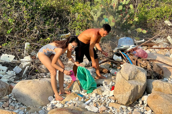 Bị chê phản cảm, nhóm khách mặc bikini nhặt rác ở Ninh Thuận lên tiếng - 2