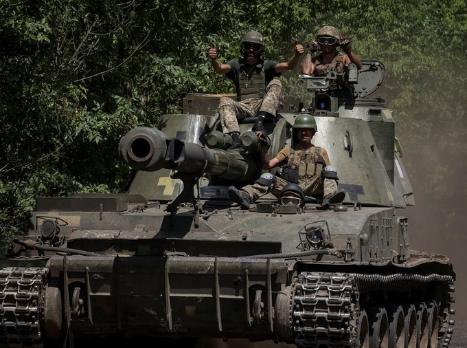 Ukraine tuyên bố phá hủy kho vũ khí, hệ thống S-300 của Nga - 1 Ukraine tuyên bố phá hủy kho vũ khí, hệ thống S-300 của Nga - 1