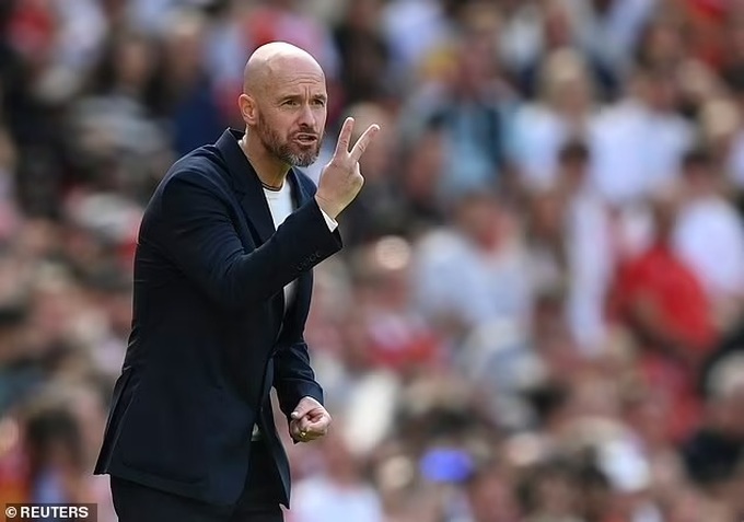 HLV Erik Ten Hag tức giận khi Man Utd bại trận trước Brighton - 1