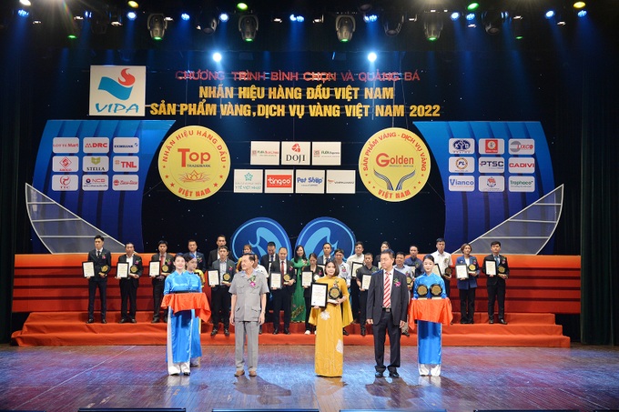 Giải Top 10 sản phẩm vàng Việt Nam 2022 gọi tên bê tông Amaccao