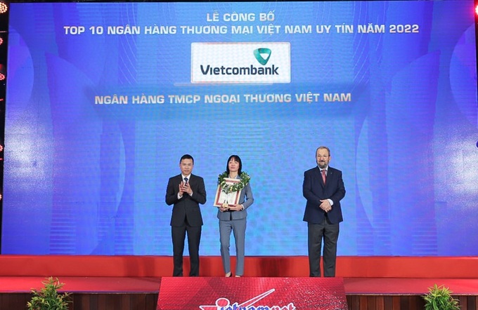 Vietcombank lần thứ 7 liên tiếp đứng đầu Top 10 Ngân hàng thương mại uy tín - 2