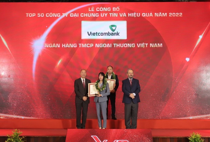 Vietcombank lần thứ 7 liên tiếp đứng đầu Top 10 Ngân hàng thương mại uy tín - 3