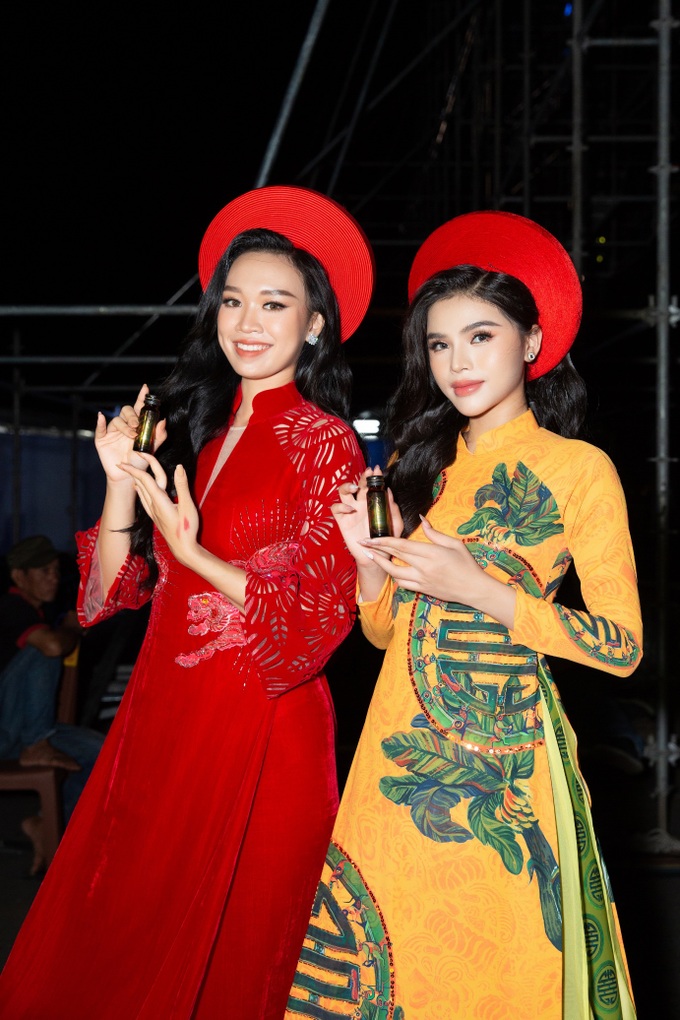 CEO MisaoDream tươi tắn bên dàn người đẹp của Miss World Việt Nam 2022 - 4
