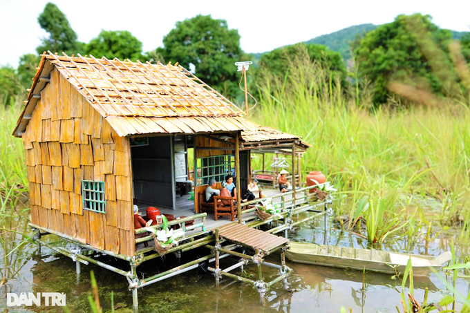 Turn chopsticks, cardboard... into a miniature house on stilts, sell one and earn millions - 2
