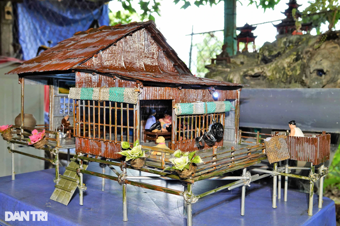 Turn chopsticks, cardboard... into a miniature house on stilts, sell one and earn millions - 11