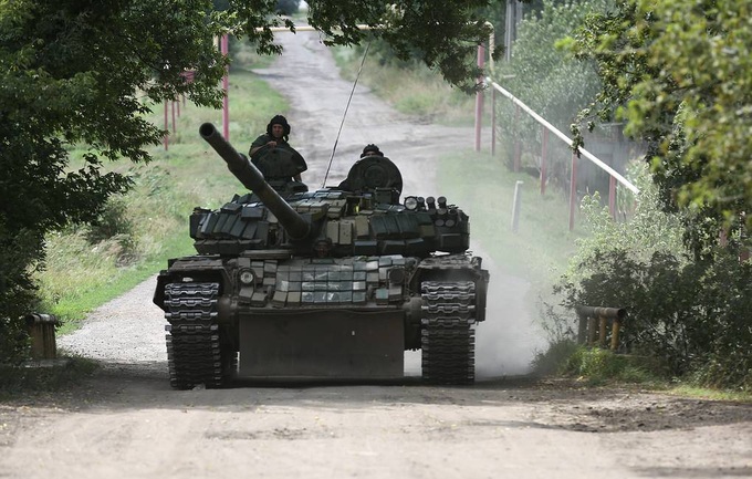 Nga và phe ly khai chọc thủng phòng thủ của Ukraine ở Donetsk - 1