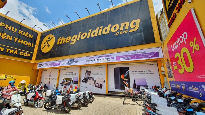 Thế giới Di động gây ấn tượng với màn biến hình cùng Galaxy Z4