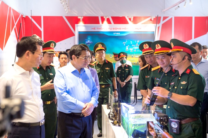 Thủ tướng đề nghị tập đoàn Viettel tổng kết mô hình lưỡng dụng sau 30 năm - 2 Thủ tướng đề nghị tập đoàn Viettel tổng kết mô hình lưỡng dụng sau 30 năm - 2