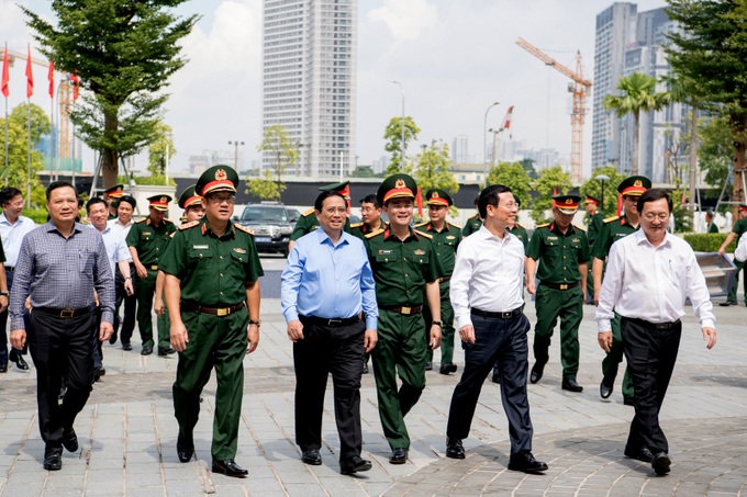Thủ tướng đề nghị tập đoàn Viettel tổng kết mô hình lưỡng dụng sau 30 năm - 3 Thủ tướng đề nghị tập đoàn Viettel tổng kết mô hình lưỡng dụng sau 30 năm - 3