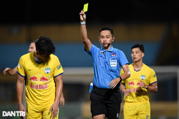 HA Gia Lai mất oan penalty, trọng tài Ngô Duy Lân bị treo còi - 1