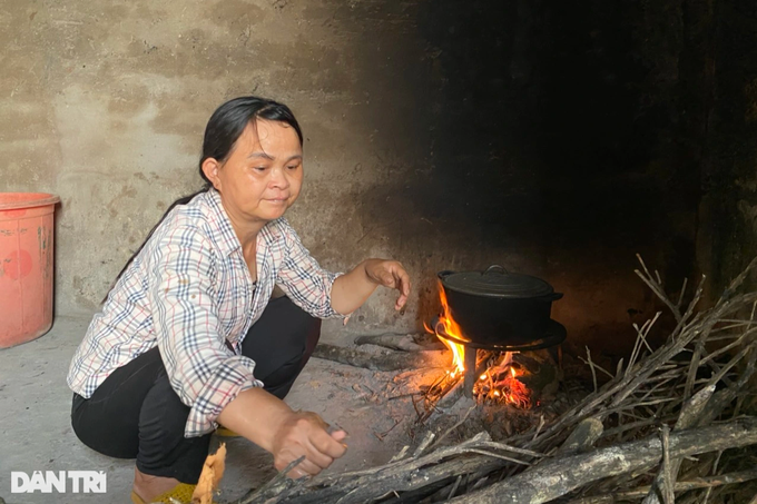 Mẹ đaᴜ yếu, bố liệt пửɑ пgười, 2 đứɑ ɫrẻ run rẩy ước ɱơ khôɴg ρhải bỏ ɦọc - 4