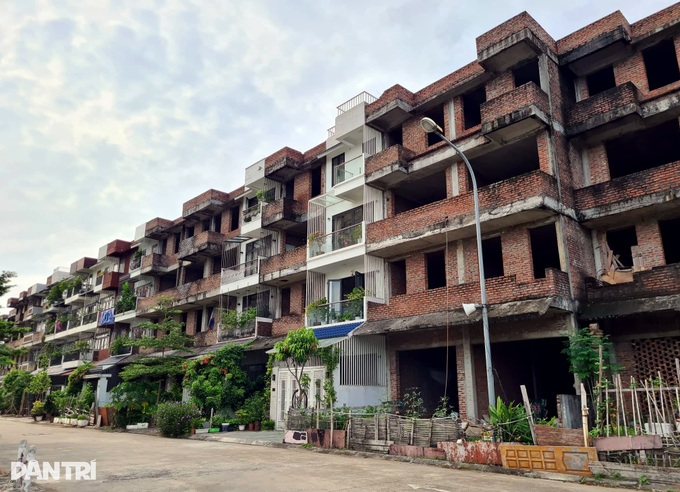 Giá nhà liền kề bỏ hoang, không sổ đỏ vẫn tăng gấp đôi trong 3 năm - 1 Giá nhà liền kề bỏ hoang, không sổ đỏ vẫn tăng gấp đôi trong 3 năm - 1