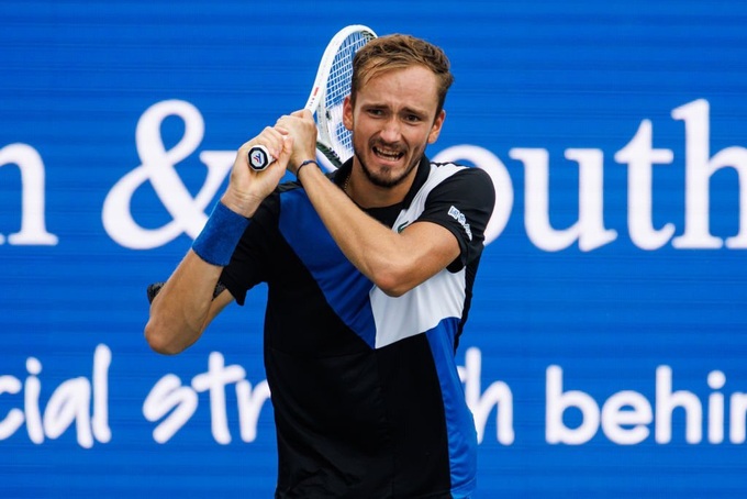 Medvedev chạm mặt Tsitsipas tại bán kết Cincinnati Masters - 2