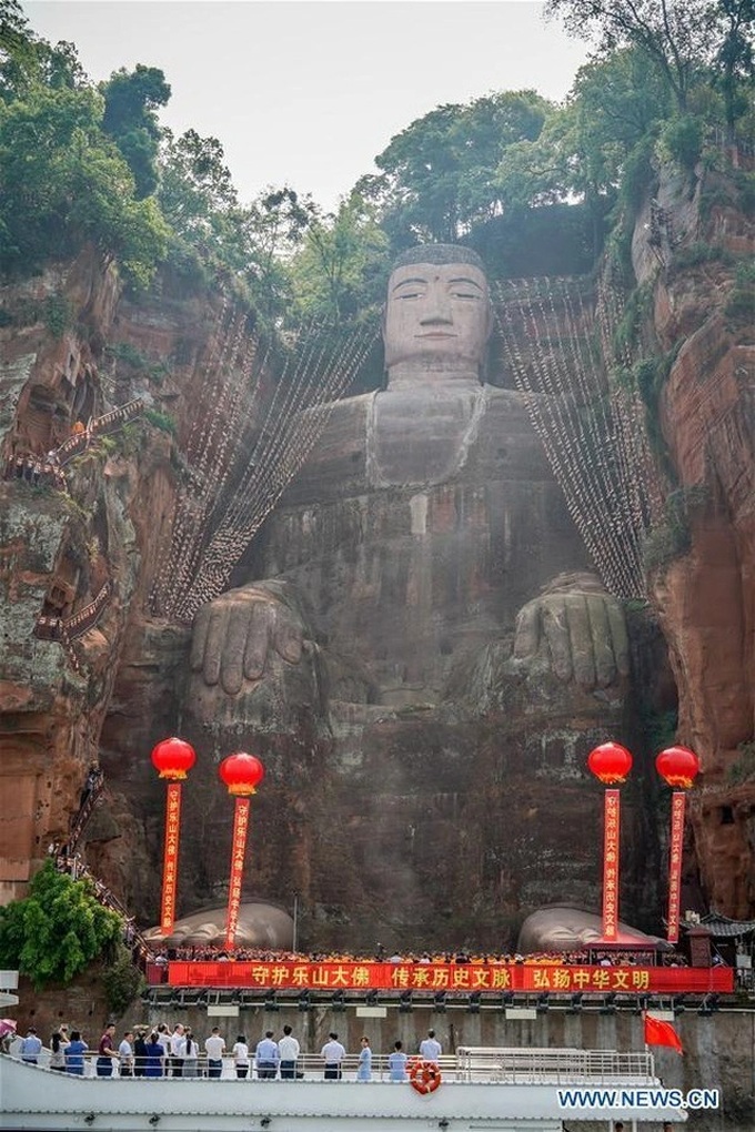 Bức tượng Phật bằng đá lớn nhất thế giới lần đầu lộ diện toàn bộ - 2