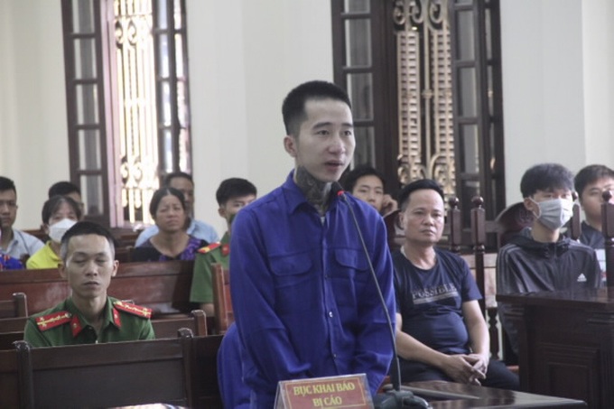 Tên cướp ngân hàng sắm xe thần sấm lĩnh án tù chung thân - 1 Tên cướp ngân hàng sắm xe thần sấm lĩnh án tù chung thân - 1