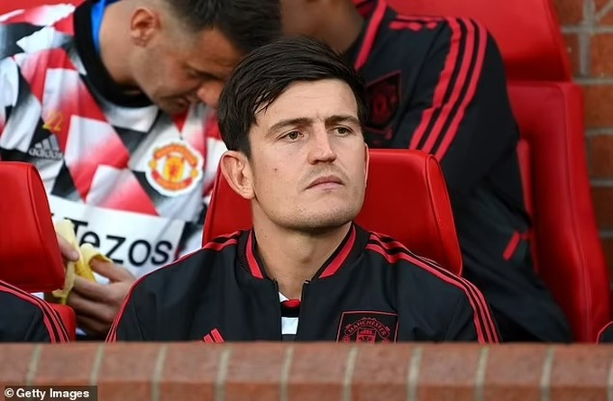 Harry Maguire có nguy cơ bị tước băng đội trưởng ở Man Utd - 1