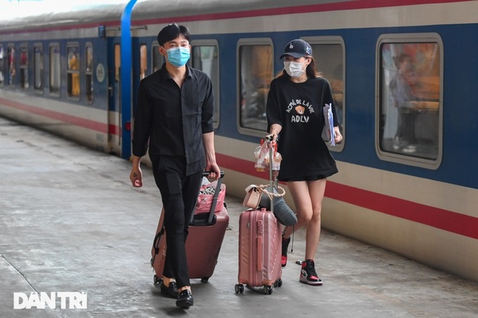Hàng không, tàu xe hối hả tăng chuyến đón đầu kỳ nghỉ lễ dài ngày - 3 Hàng không, tàu xe hối hả tăng chuyến đón đầu kỳ nghỉ lễ dài ngày - 3