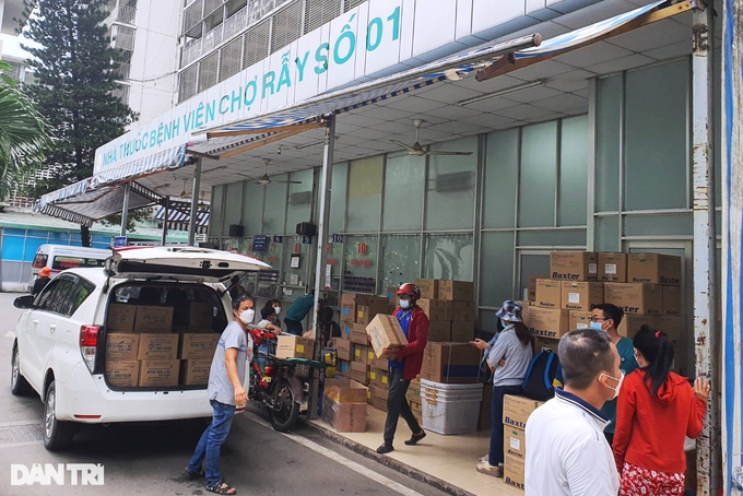Quyền Bộ trưởng Y tế: Bác sĩ không có nghiệp vụ vẫn phải lo việc đấu thầu - 2 Quyền Bộ trưởng Y tế: Bác sĩ không có nghiệp vụ vẫn phải lo việc đấu thầu - 2