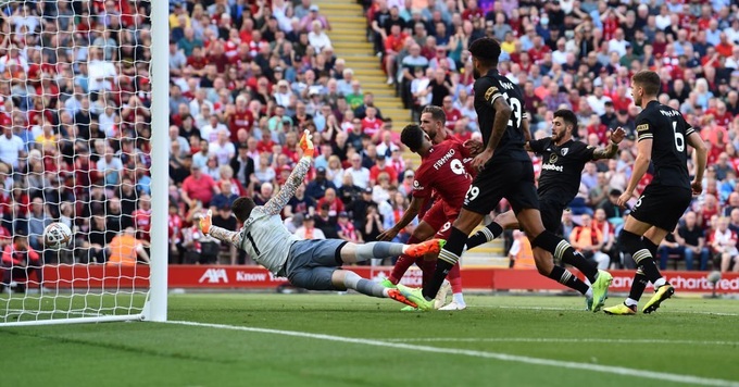 Liverpool thắng 9-0 trước Bournemouth - 3