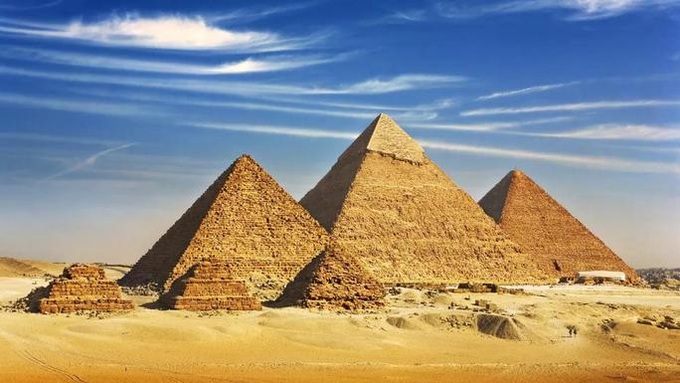 Egyptian pyramids grow on ghost river - 1