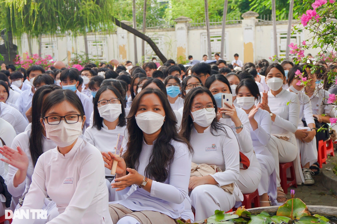 Sáng nay, hơn 23 triệu học sinh cả nước háo hức dự khai giảng năm học mới - 2