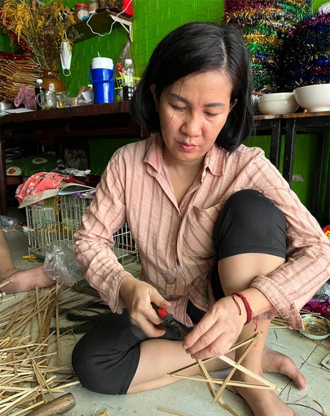 Xóm lồng đèn nhộn nhịp đón mùa trăng