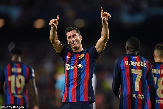 Lewandowski giúp Barcelona thắng đậm, Bayern Munich hạ gục Inter Milan - 2 Lewandowski giúp Barcelona thắng đậm, Bayern Munich hạ gục Inter Milan - 2