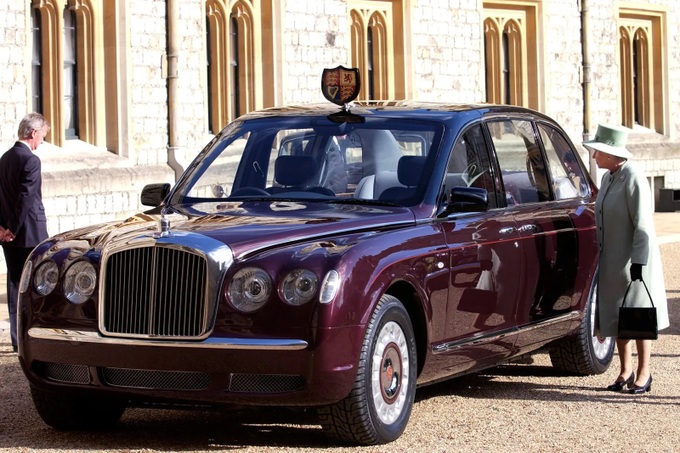 Bộ sưu tập xe hơi đắt giá của Nữ hoàng Anh Elizabeth II - 1 Bộ sưu tập xe hơi đắt giá của Nữ hoàng Anh Elizabeth II - 1