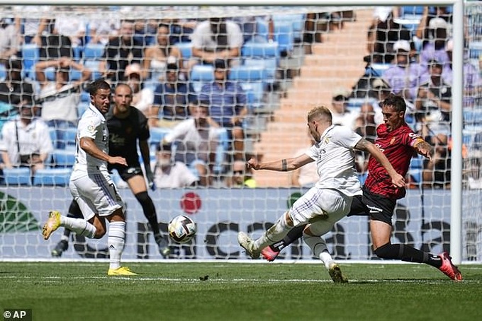 Duy trì mạch toàn thắng, Real Madrid trở lại ngôi đầu bảng La Liga - 4