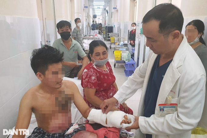 Bác sĩ vượt bão đấu thầu, đem máy tiền tỷ về cứu bệnh nhân bỏng nặng