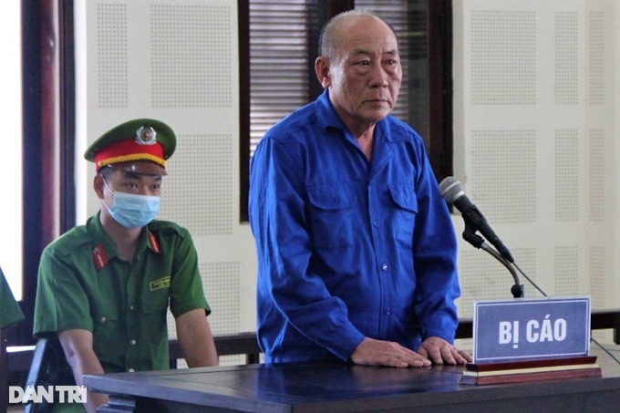 Đội trưởng chiếm đoạt tiền lương công nhân, trốn truy nã trong chùa - 1 Đội trưởng chiếm đoạt tiền lương công nhân, trốn truy nã trong chùa - 1