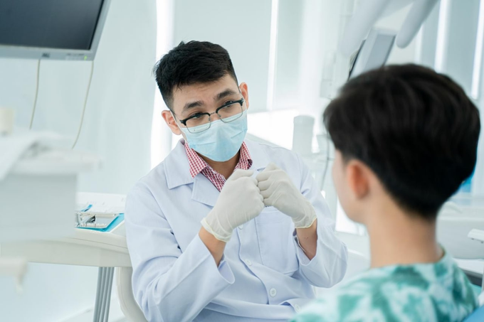 Chuyên gia nha khoa tiết lộ cách chăm sóc răng miệng cho cả gia đình